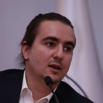 Deniz Uğur Kemahlı